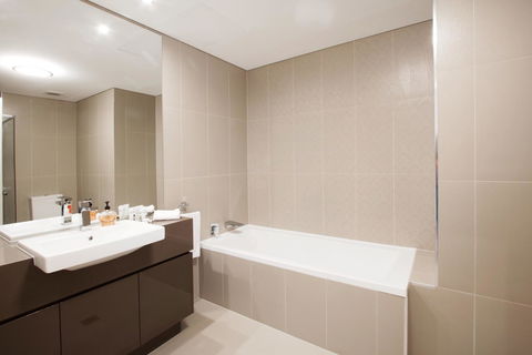 The Junction Palais - Modern And Spacious 2BR Bondi Junction Apartment Close To Everything - Accommodation Nelson Bay 3