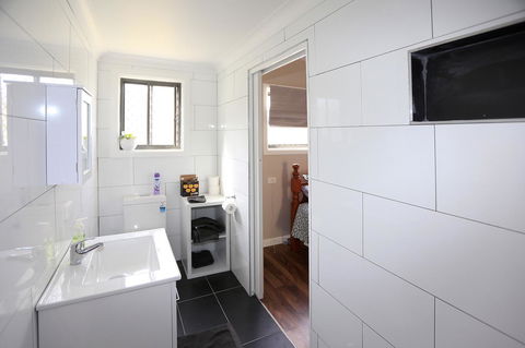 Pound Creek Gallery - Accommodation Nelson Bay 6