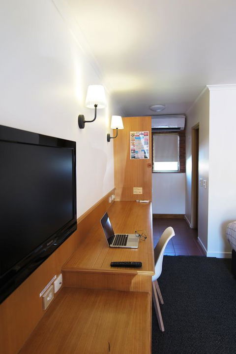 Summerhill Motor Inn - Accommodation Nelson Bay 11