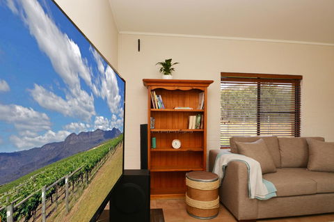 JE Guesthouse, Central To All The Hunter Valley Has To Offer - Accommodation Nelson Bay 5