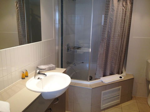 BASE Holidays - Ettalong Beach Premium Apartments - Accommodation Nelson Bay 39