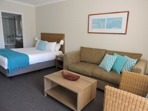 BASE Holidays - Ettalong Beach Premium Apartments - Accommodation Nelson Bay 13