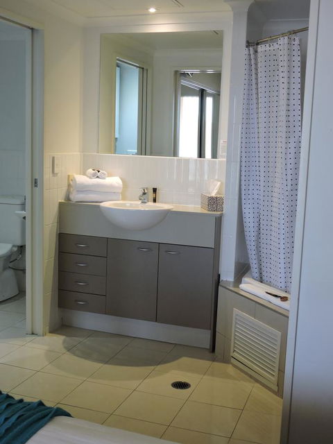 BASE Holidays - Ettalong Beach Premium Apartments - Accommodation Nelson Bay 8