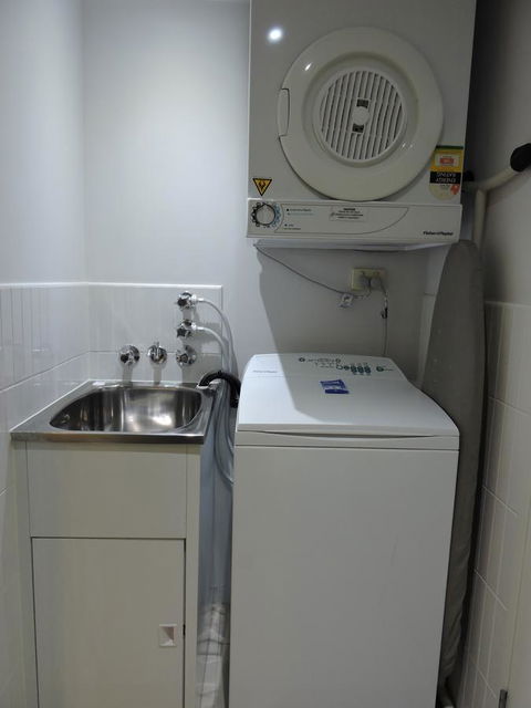 BASE Holidays - Ettalong Beach Premium Apartments - Accommodation Nelson Bay 3