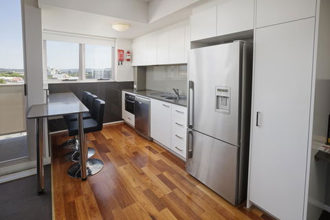 Honeysuckle Executive Apartments - Accommodation Nelson Bay 4