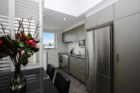 Honeysuckle Executive Apartments - Accommodation Nelson Bay 10