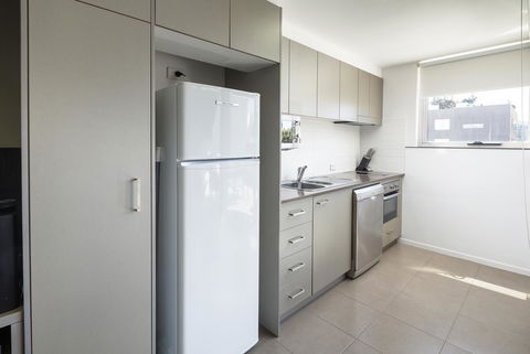 Honeysuckle Executive Apartments - Accommodation Nelson Bay 5