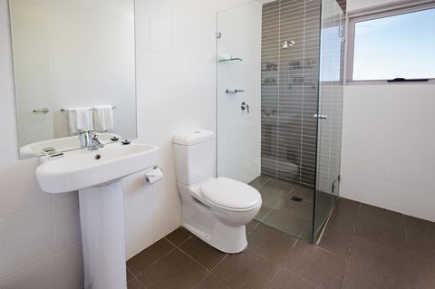 Honeysuckle Executive Apartments - Accommodation Nelson Bay 26