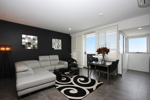 Honeysuckle Executive Apartments - Accommodation Nelson Bay 12