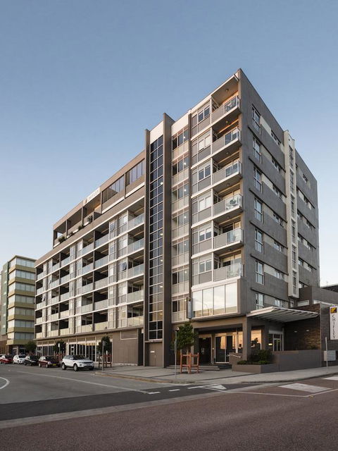 Honeysuckle Executive Apartments - Accommodation Nelson Bay 37