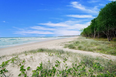 Casuarina Beachfront House - Hostie Properties - Accommodation Nelson Bay 2