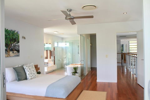 Casuarina Beachfront House - Hostie Properties - Accommodation Nelson Bay 3