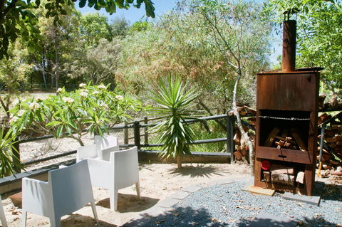 Casuarina Beachfront House - Hostie Properties - Accommodation Nelson Bay 15