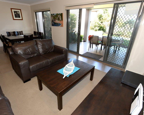 Yarrawonga Waterfront Apartments - Nelsons Bay Accommodation 13