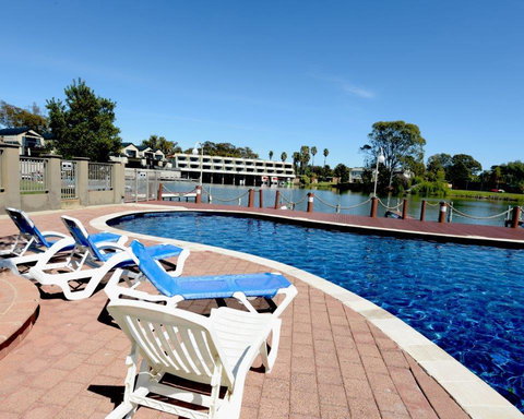 Yarrawonga Waterfront Apartments - Nelsons Bay Accommodation 10