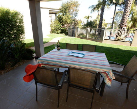 Yarrawonga Waterfront Apartments - Nelsons Bay Accommodation 5