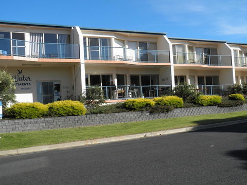 BlueWater Apartments - Accommodation Nelson Bay 2