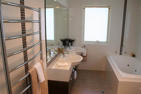 Encore Apartments - Nelsons Bay Accommodation 11