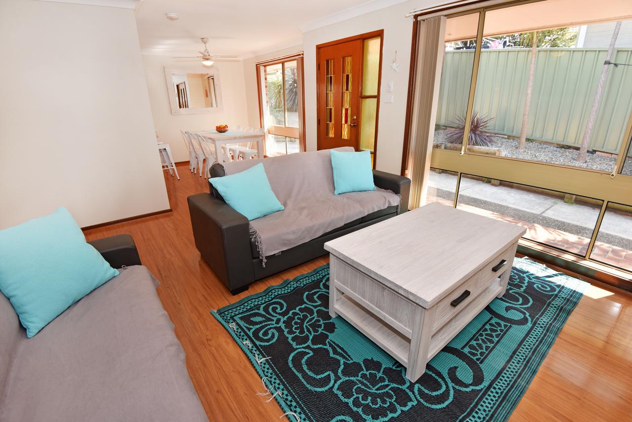 Woonona East NSW Accommodation Nelson Bay