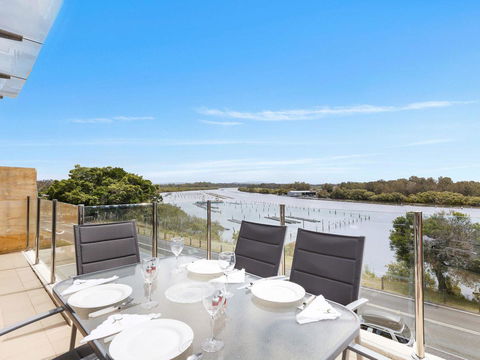 Regatta 13 - Accommodation Nelson Bay 0
