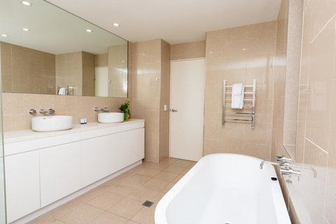 The Penthouse - Accommodation Nelson Bay 14