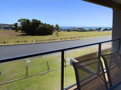 2 Cliff Road - Accommodation Nelson Bay 4