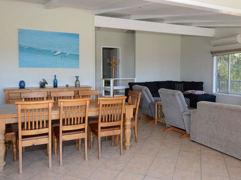 2 Cliff Road - Accommodation Nelson Bay 3
