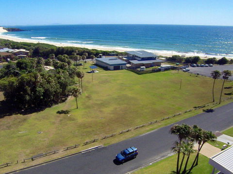 2 Cliff Road - Accommodation Nelson Bay 0
