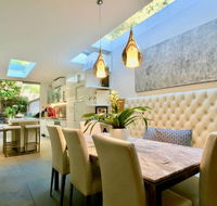3 Storey Home Close Walk to Fox Studios SCG  City - Accommodation Nelson Bay