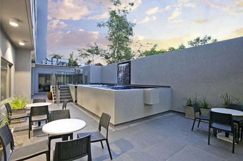 Argus Hotel Darwin - Nelson Bay Accommodation.com 2