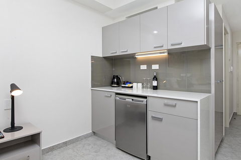 Argus Hotel Darwin - Nelson Bay Accommodation.com 6