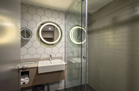 Crowne Plaza Alice Springs Lasseters, An IHG Hotel - Accommodation Nelson Bay 29
