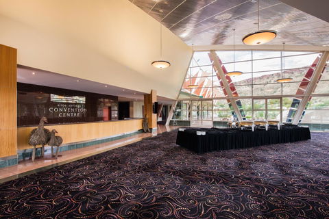 Crowne Plaza Alice Springs Lasseters, An IHG Hotel - Accommodation Nelson Bay 17