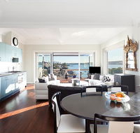 Art Deco Apartment With Breathtaking Water Views - Accommodation Nelson Bay