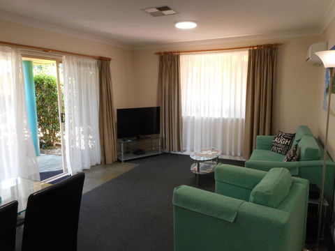 Beaches Serviced Apartments - Accommodation Nelson Bay 27