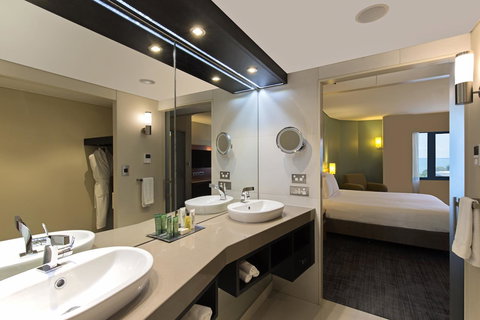 Hilton Darwin - Nelson Bay Accommodation.com 15