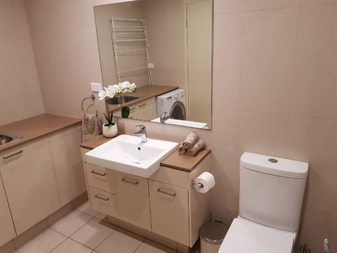 Darwin-Ocean Views, Tropical Getaway, Pool & Aircon - Accommodation Nelson Bay 14