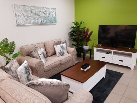 Darwin-Ocean Views, Tropical Getaway, Pool & Aircon - Accommodation Nelson Bay 3