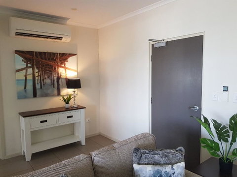 Darwin-Ocean Views, Tropical Getaway, Pool & Aircon - Accommodation Nelson Bay 6