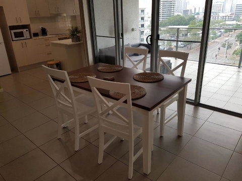Darwin-Ocean Views, Tropical Getaway, Pool & Aircon - Accommodation Nelson Bay 7