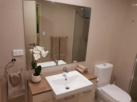 Darwin-Ocean Views, Tropical Getaway, Pool & Aircon - Accommodation Nelson Bay 13