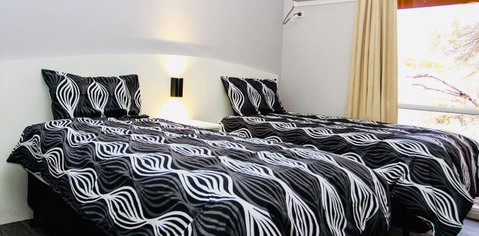 Erldunda Desert Oaks Resort - Accommodation Nelson Bay 2