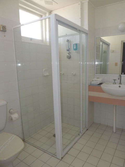 Golden Sands Motor Inn - Accommodation Nelson Bay 27