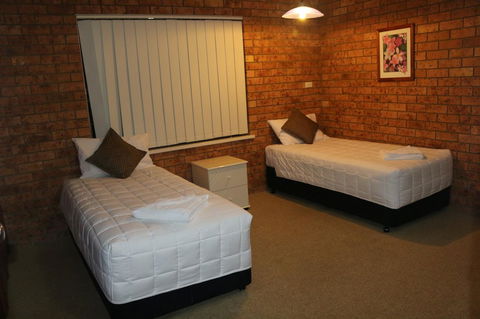 Golden Sands Motor Inn - Accommodation Nelson Bay 5