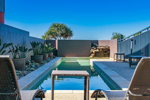 Lennox Holiday Apartments - Accommodation Nelson Bay 3