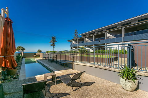 Lennox Holiday Apartments - Accommodation Nelson Bay 5