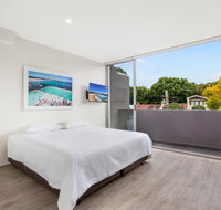 Bondi Beach Studio King Suite  Balcony - Accommodation Nelson Bay