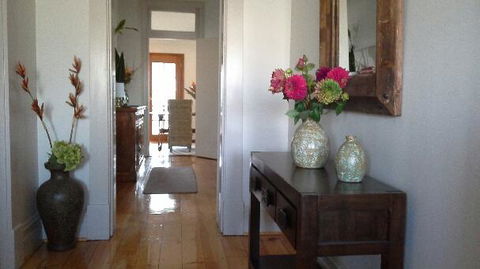 Book Keepers Cottage - Accommodation Nelson Bay 0