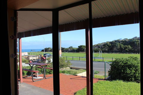 Bott's Beach Retreat - Nelsons Bay Accommodation 0