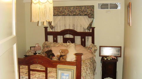Boulder Lodge - Nelsons Bay Accommodation 2